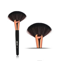 HKM-371667 Large Blush Brush with Wooden Handle and Corrugated Silk Nylon Wool bristles, 21.5cm Size