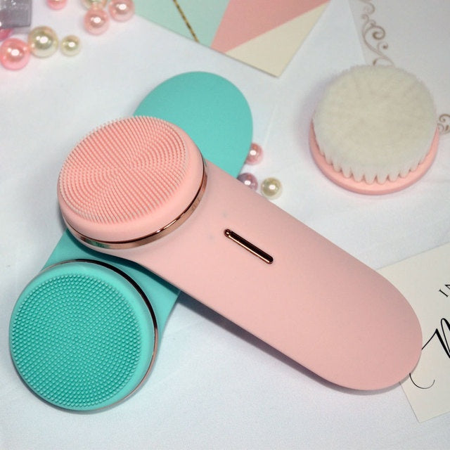 HKM-411539 Silicone Electric Face Cleaner with Rechargeable Battery and Vibrating Function