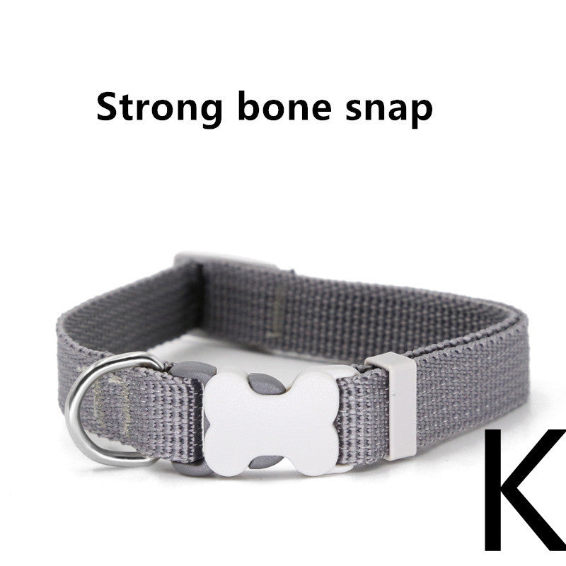 HKM-000659 Adjustable Triangle Scarf Collar Bib for Pets - Polyester, Stylish Design, Multiple Sizes Available