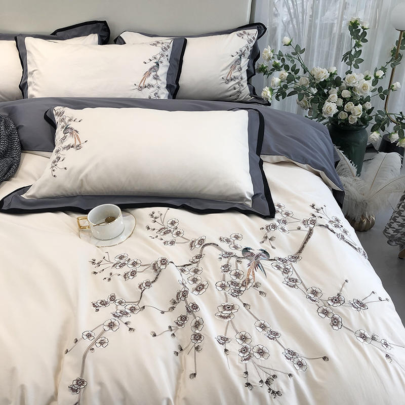 HKM-005395 100-Thread Count Long-Staple Cotton Four-Piece Bedding Set with Plant and Flower Design