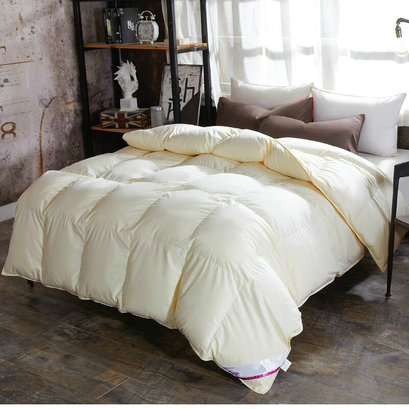 HKM-011475 All-Cotton Goose Down Velvet Quilt with 90% Down Filling and Anti-Feather Fabric