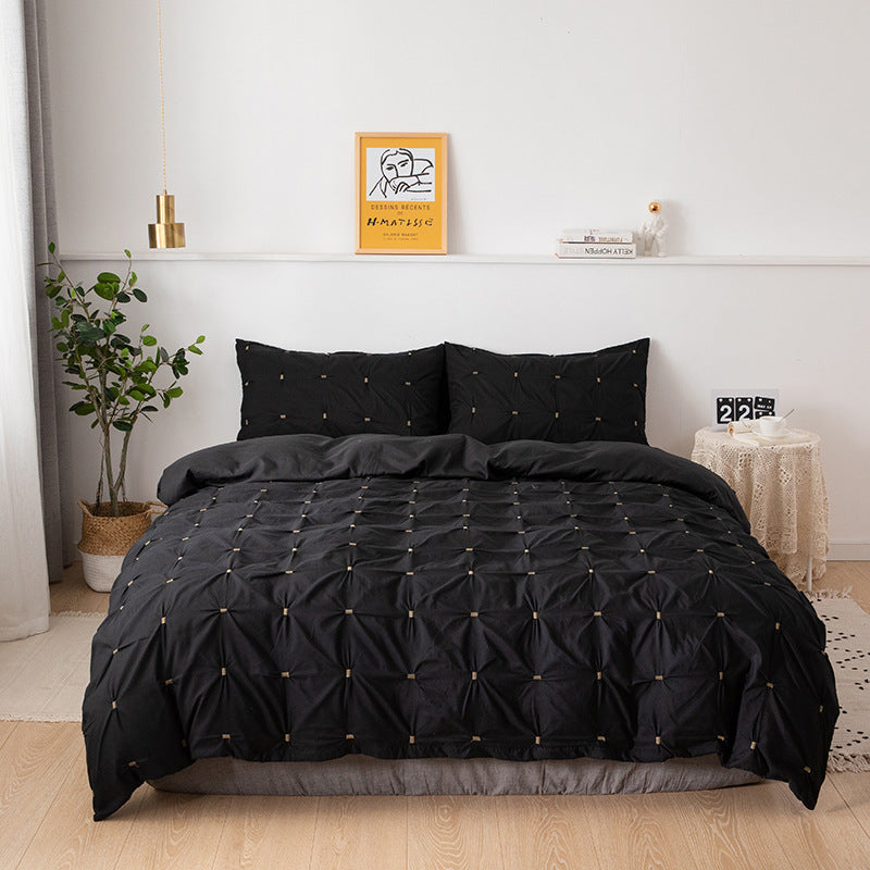 HKM-013779 Three-Piece Bedding Set with Geometric Pattern in Brushed Polyester for Various Bed Sizes