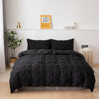 HKM-013779 Three-Piece Bedding Set with Geometric Pattern in Brushed Polyester for Various Bed Sizes