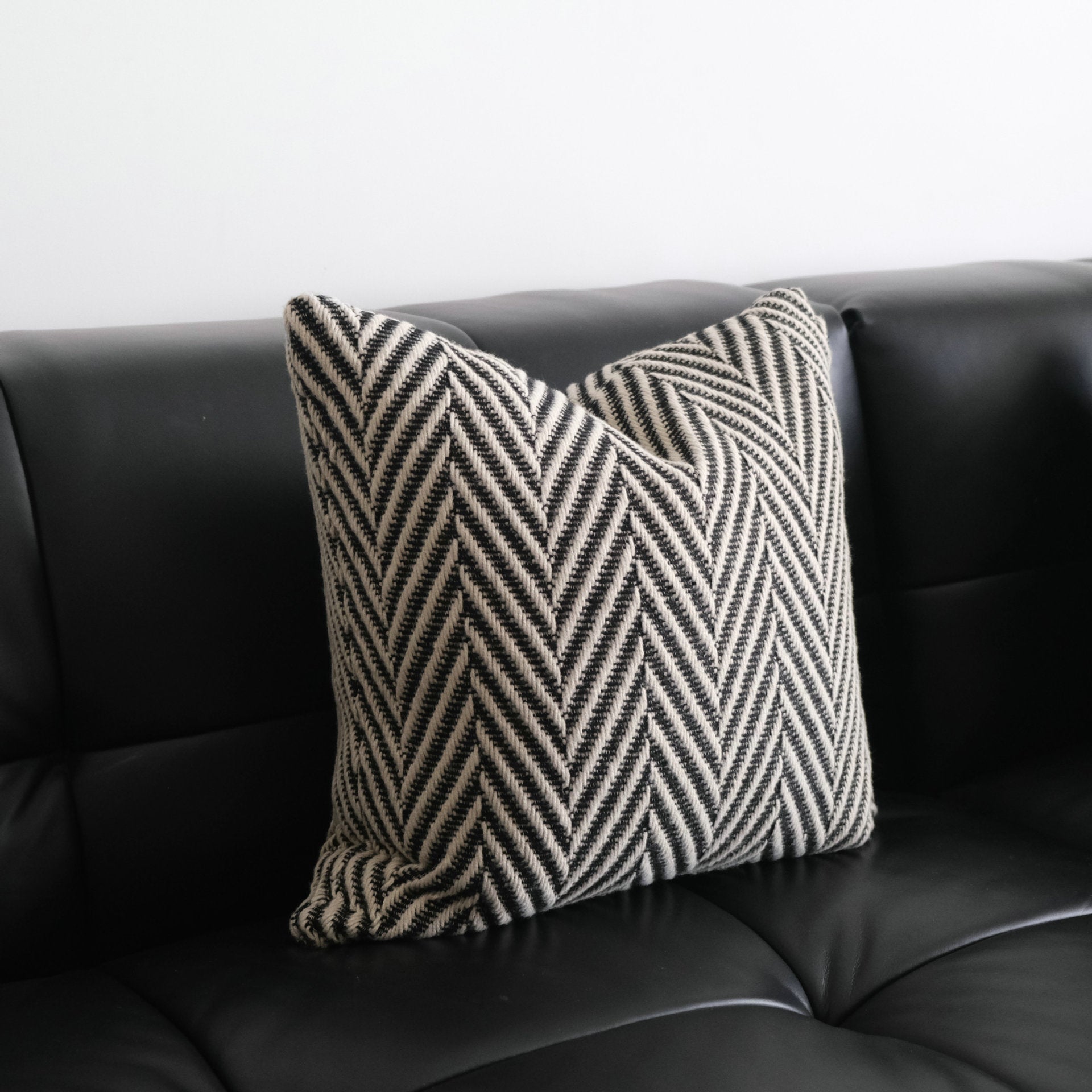 HKM-015571 Simple Herringbone Wool Pillowcase - Modern Striped Design, Multiple Sizes Available