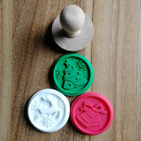 HKM-015891 Silicone Biscuit Stamp with Wooden Handle for Perfectly Shaped Treats