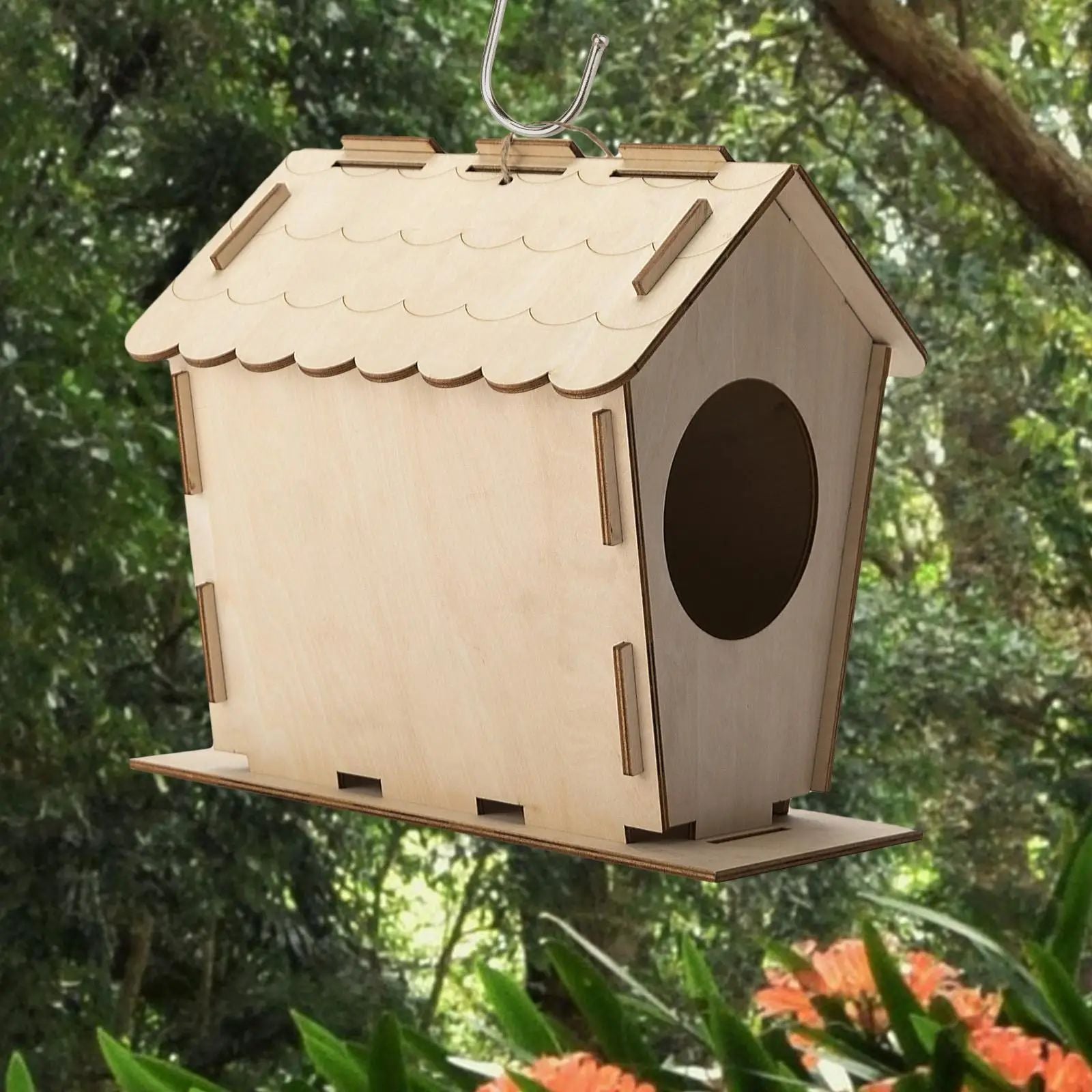 HKM-016531 Wooden Lace Roof Bird House - Durable Poplar Nesting Box for Outdoor Use