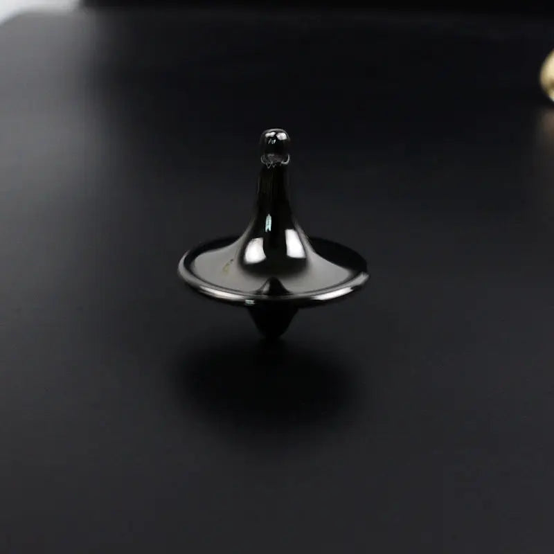 HKM-017491 Classic Metal Spinning Top Toy for Stress Relief and Fun, Suitable for Ages 3 and Up