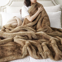 HKM-021523 Striped Velvet Blanket - Soft & Cozy for Autumn and Winter, Available in Two Sizes
