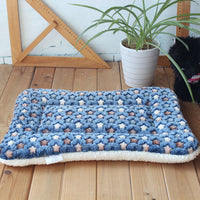HKM-027923 Plush Waterproof Leakproof Mat for Cats and Dogs - Soft Sheepskin and Wool Design