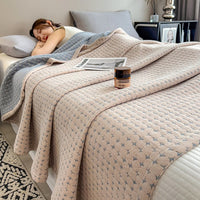 HKM-032403 Cotton Gauze Blanket with European Geometric Design for Summer Comfort