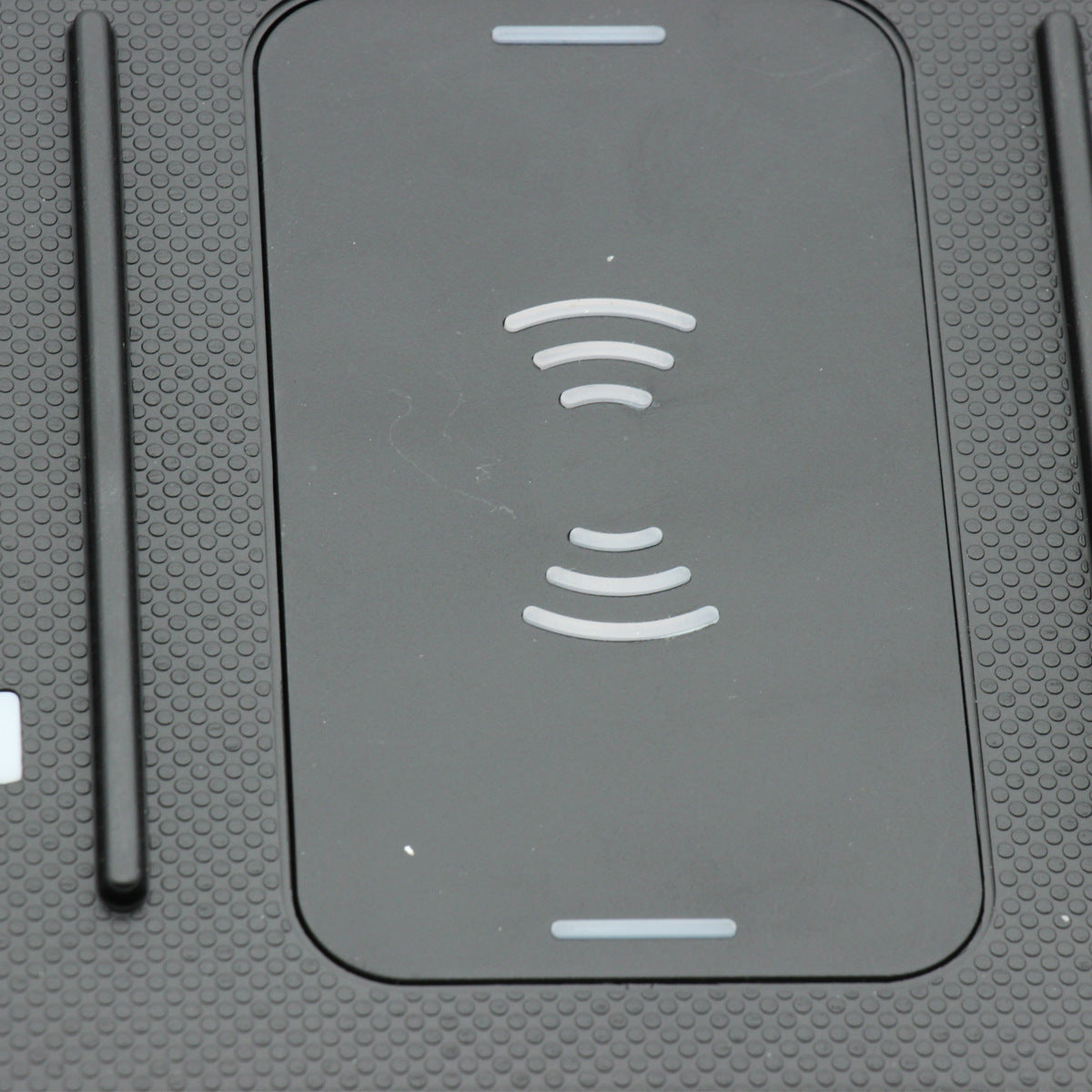 HKM-036051 Wireless Charging Car Mount with Auto-Sensing Technology - ABS and Aluminum Alloy Adaptable for Vehicles