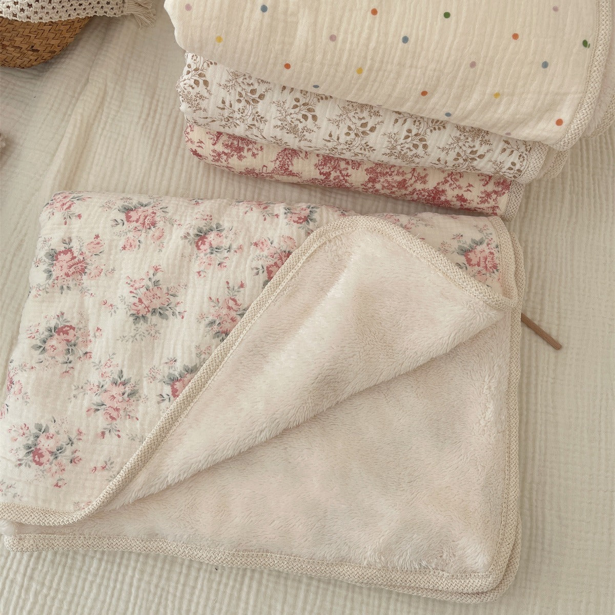 HKM-036179 Double Layer Pure Cotton Plush Blanket for Infants and Newborns - 90x130cm, Various Designs