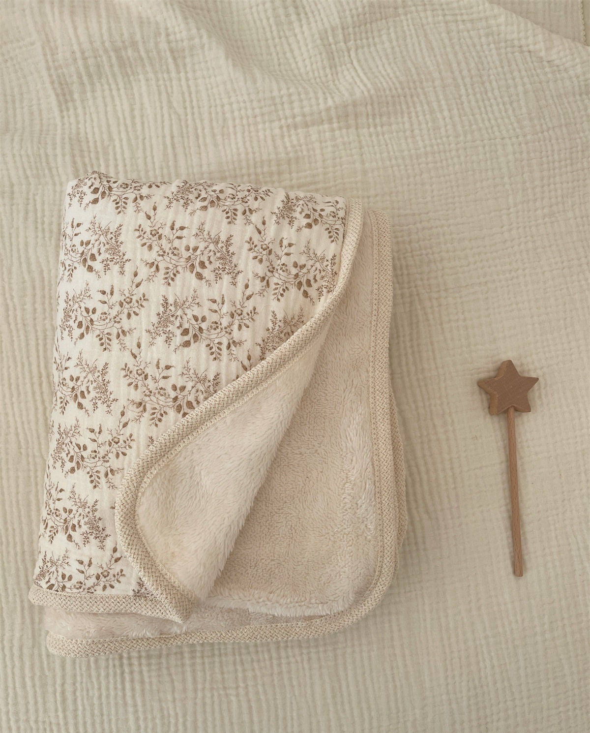 HKM-036179 Double Layer Pure Cotton Plush Blanket for Infants and Newborns - 90x130cm, Various Designs