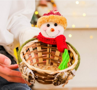 HKM-037779 Cedar Basket Collection: Elk, Snowman, and Elderly Designs in Small and Large Sizes