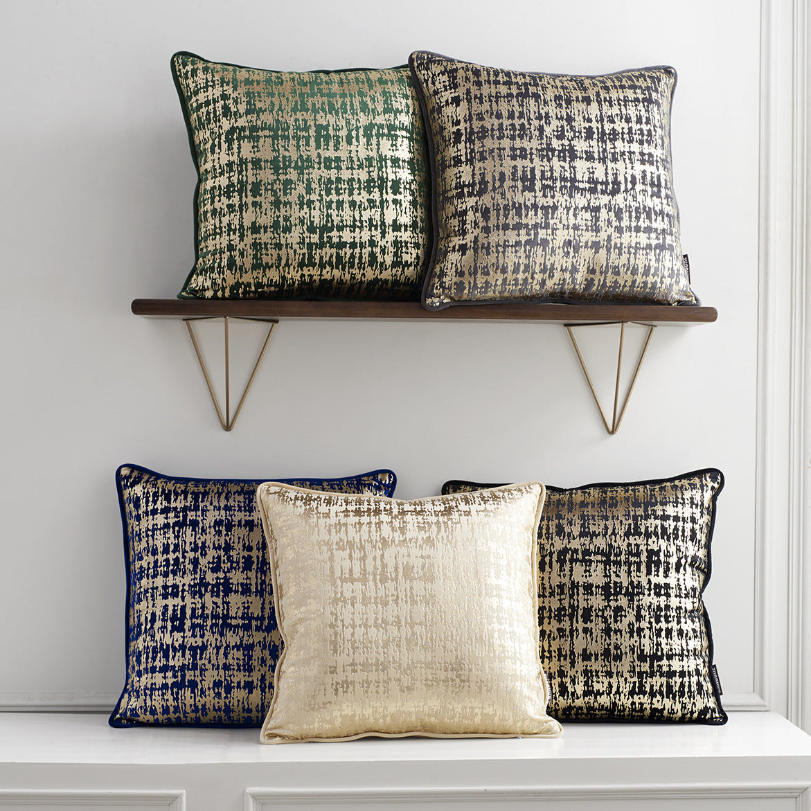 HKM-044051 Shimmering Gold Velvet Cushion Cover, 45x45cm, Thick and Soft for Home Decor