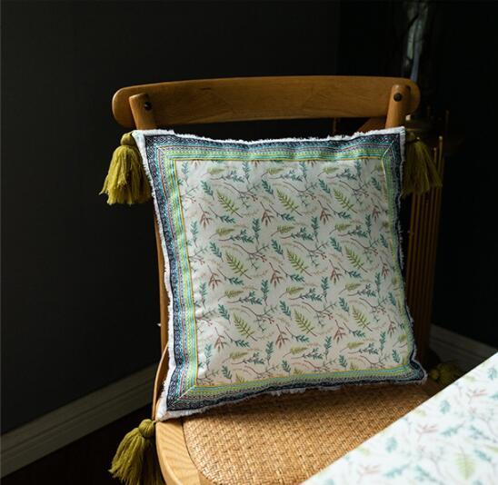 HKM-046291 Ethnic Style Cotton Fringed Waist Pillowcase with Floral Pattern