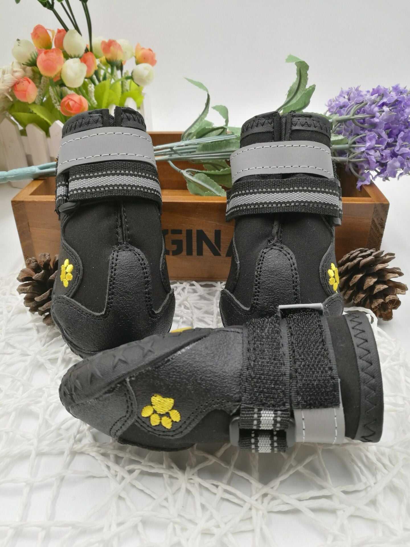 HKM-046547 Waterproof Dog Shoes with Non-Slip Sole and Adjustable Strap for All Weather Conditions