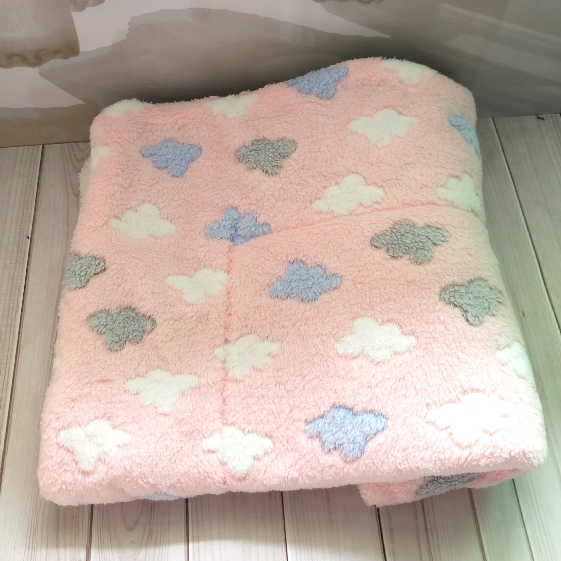 HKM-049811 Cozy Flannel Pet Blanket for Dogs and Cats in Vibrant Colors