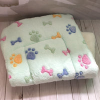 HKM-049811 Cozy Flannel Pet Blanket for Dogs and Cats in Vibrant Colors
