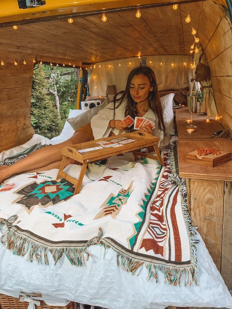 HKM-056979 Geometric Pattern Cotton Blanket with Tassels for RV and Picnic Use
