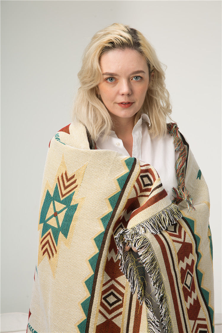 HKM-056979 Geometric Pattern Cotton Blanket with Tassels for RV and Picnic Use