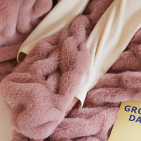 HKM-057747 Cozy Faux Fur Fleece Blanket for All Seasons in Bubble Rabbit Design
