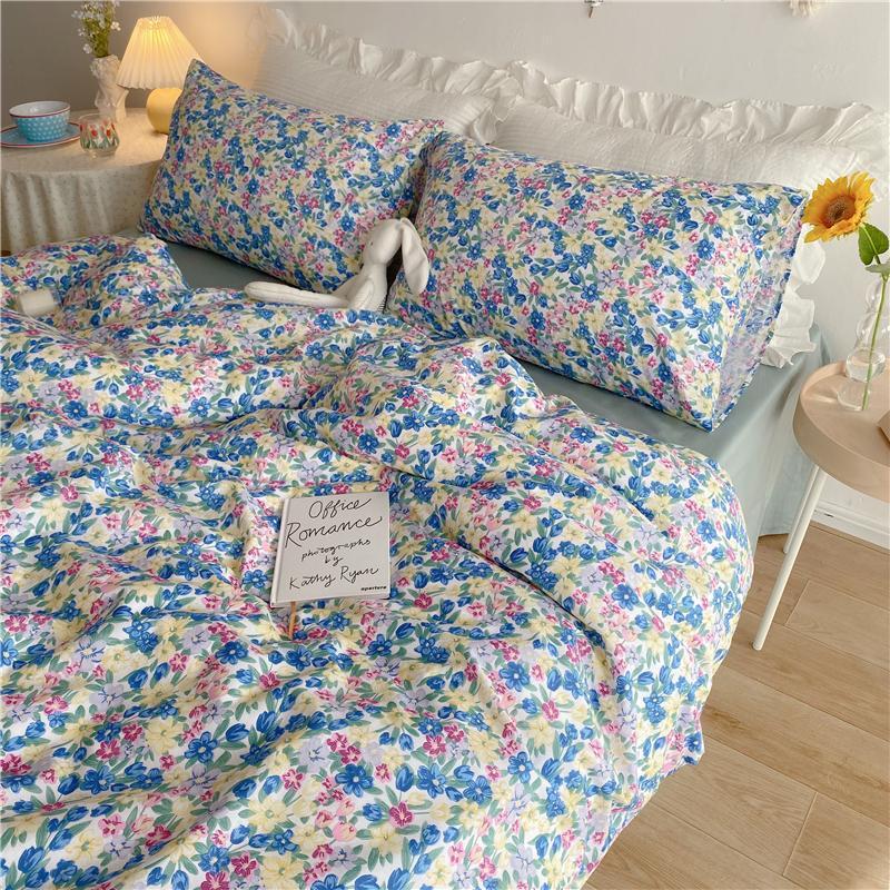 HKM-058579 Floral Print Cotton Bedding Set in Various Sizes with Pillowcases and Quilt Covers