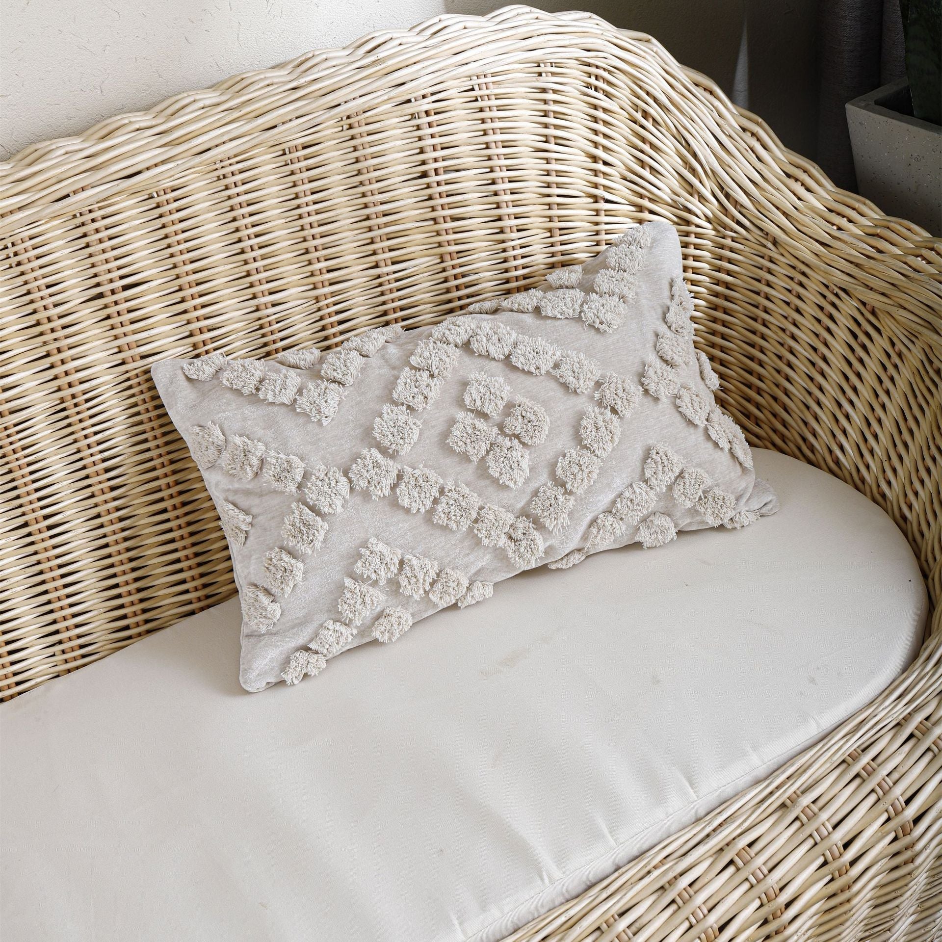HKM-059795 Geometric Abstract Hand-Tufted Flannelette Pillowcase for Modern Decor