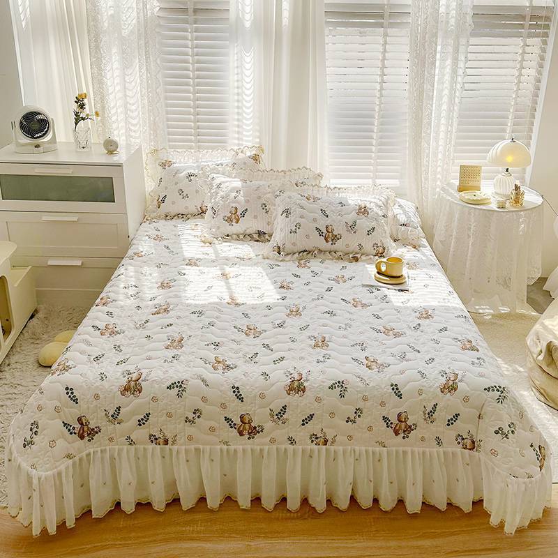 HKM-060051 Three-Piece Floral Cotton Lace Embroidery Quilted Bed Cover Set