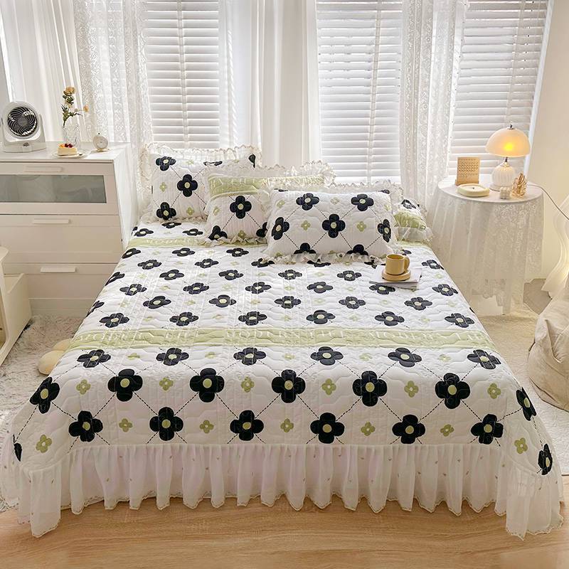 HKM-060051 Three-Piece Floral Cotton Lace Embroidery Quilted Bed Cover Set