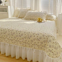 HKM-060051 Three-Piece Floral Cotton Lace Embroidery Quilted Bed Cover Set