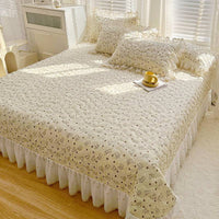 HKM-060051 Three-Piece Floral Cotton Lace Embroidery Quilted Bed Cover Set