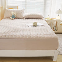 HKM-067795 Quilted Waterproof Fitted Sheet and Duvet Cover Set with Pillowcases - Available in Multiple Sizes