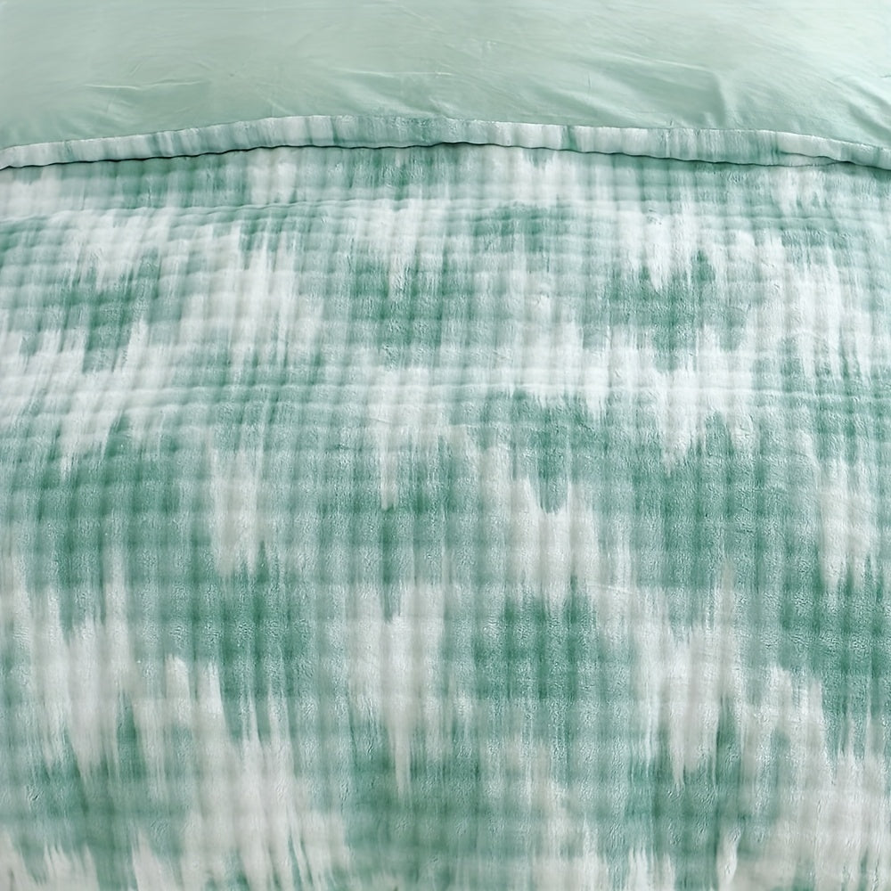 HKM-068627 Reversible Green Suede Camouflage Comforter Set with Ultra Soft Faux Rabbit Hair