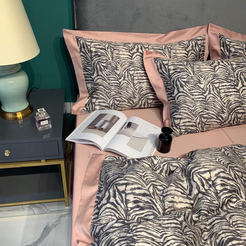HKM-071251 Long-Staple Cotton Digital Printed Bedding Set - Four Pieces in Pink Floral Design