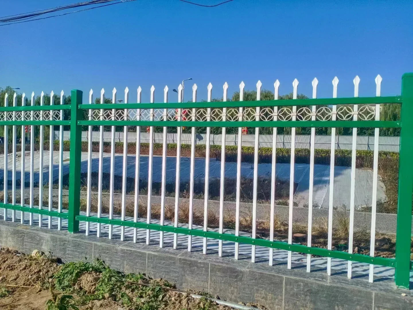 KTX-071443 Corten Steel Anti-Climb Decorative Fence - Outdoor Wrought Iron Guardrail with Black Powder Coating
