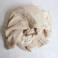 HKM-074707 Cotton Bear Tassel Stroller Blanket for All Seasons - Soft and Cozy Cover