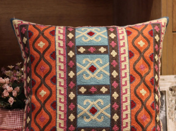 HKM-081363 Embroidered Floral Vintage Throw Pillow in Pure Cotton, 45x45cm