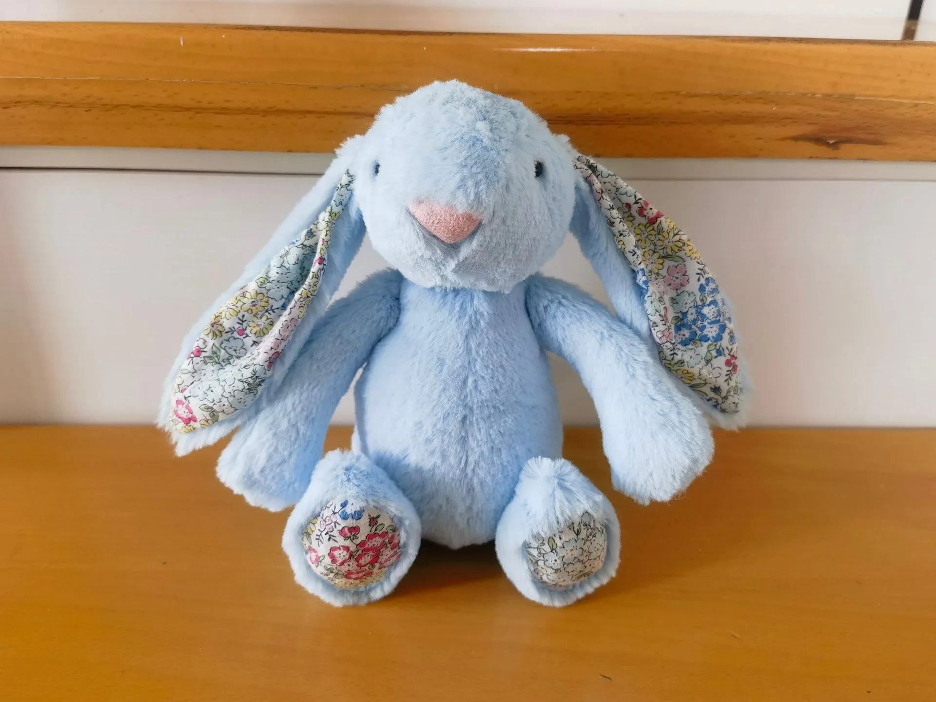 HKM-082131 Kawaii Plush Easter Rabbit Doll - Fluffy Bunny with Long Ears, Perfect for Kids and Gifts