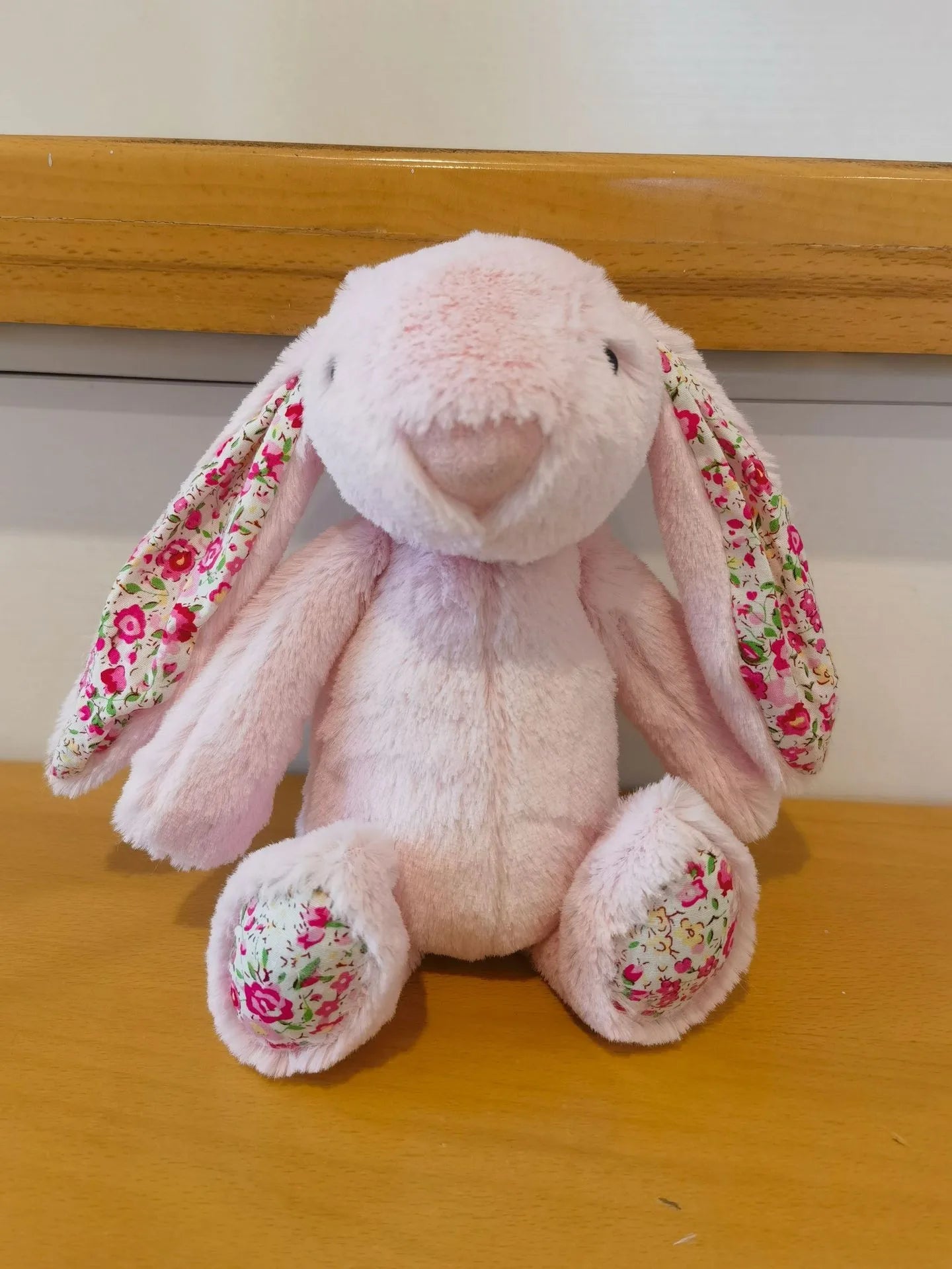 HKM-082131 Kawaii Plush Easter Rabbit Doll - Fluffy Bunny with Long Ears, Perfect for Kids and Gifts