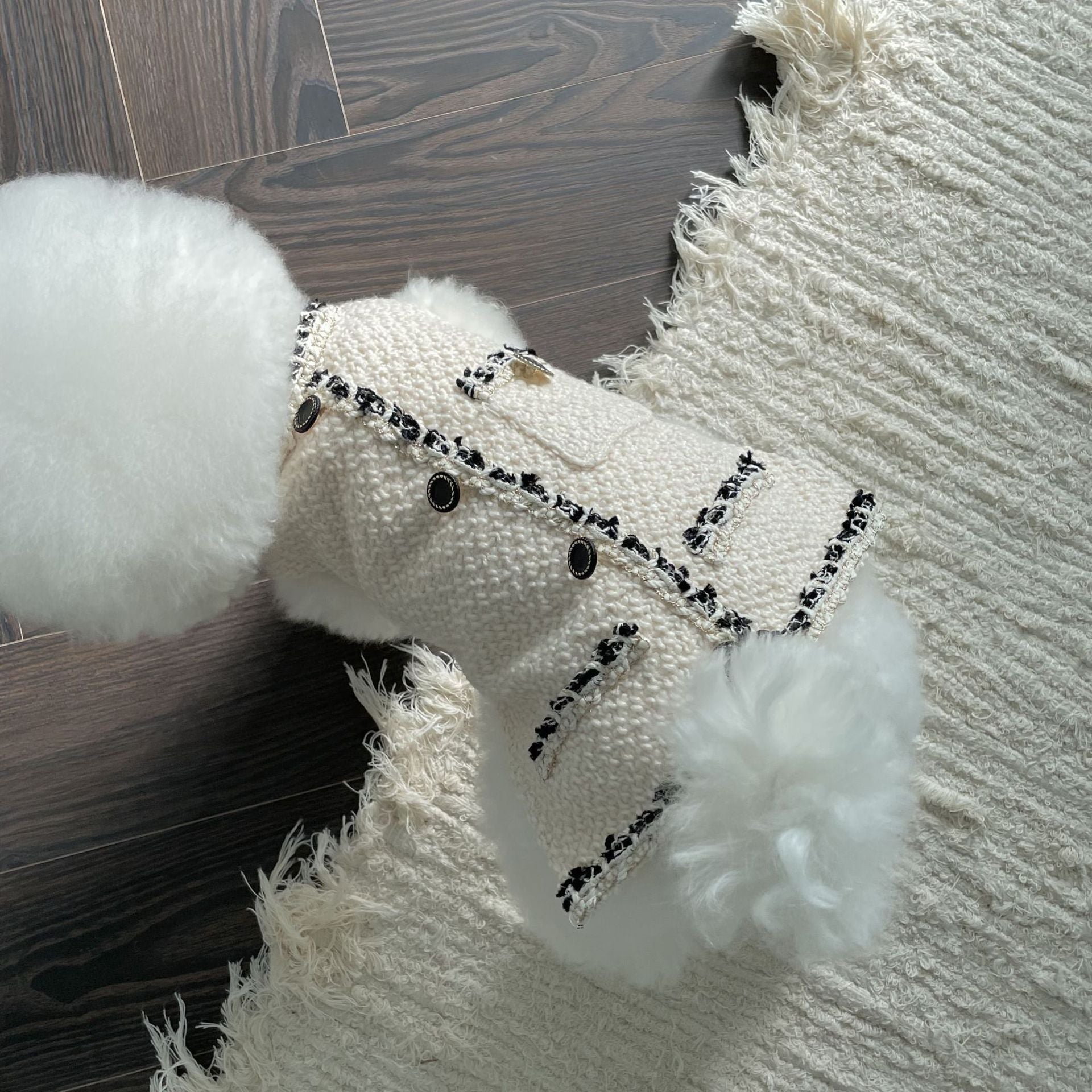 HKM-086355 Woven Cotton Poplin Sleeveless Jacket for Dogs and Cats - Casual Pet Clothing in White and Black