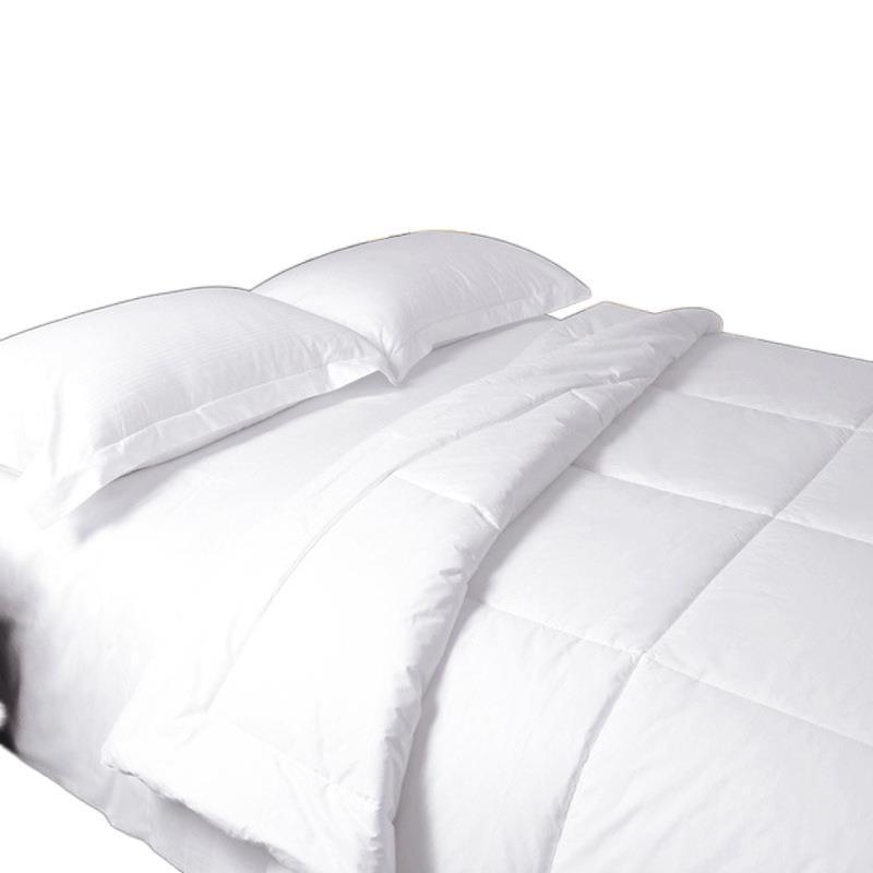 HKM-091347 Thick Warm Breathable Winter Quilt in Solid White Cotton and Polyester Fiber