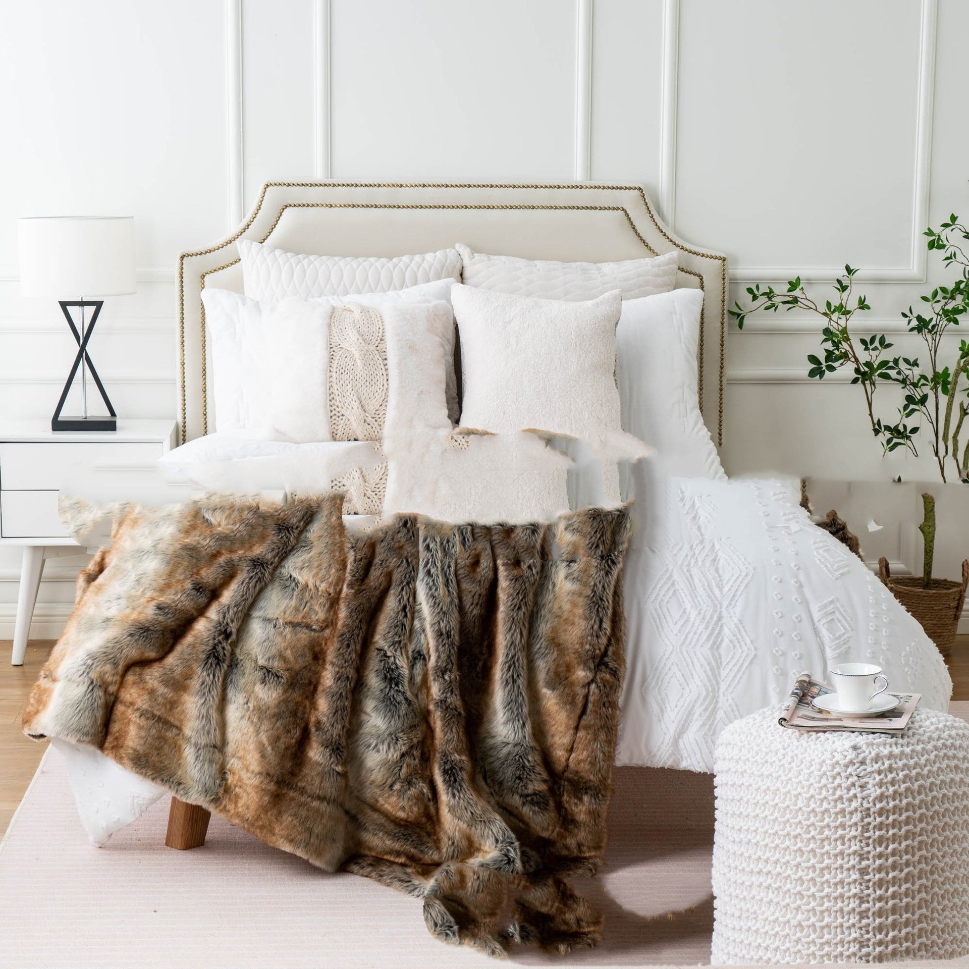 HKM-093651 Portable Velvet Blanket in European Style - Various Sizes and Colors Available