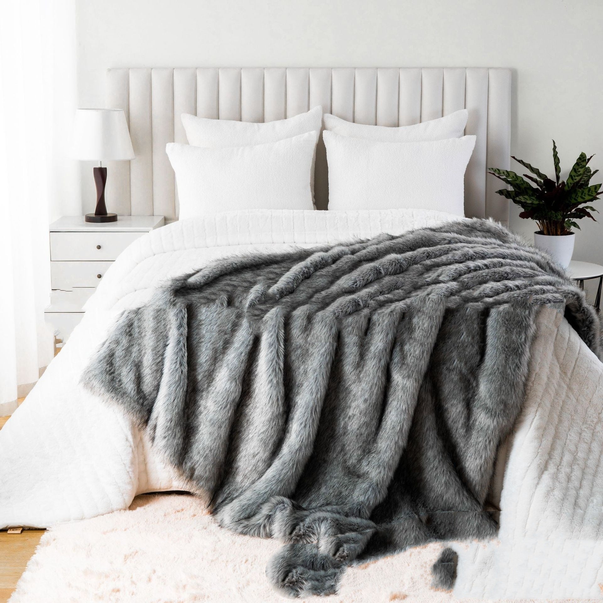 HKM-093651 Portable Velvet Blanket in European Style - Various Sizes and Colors Available