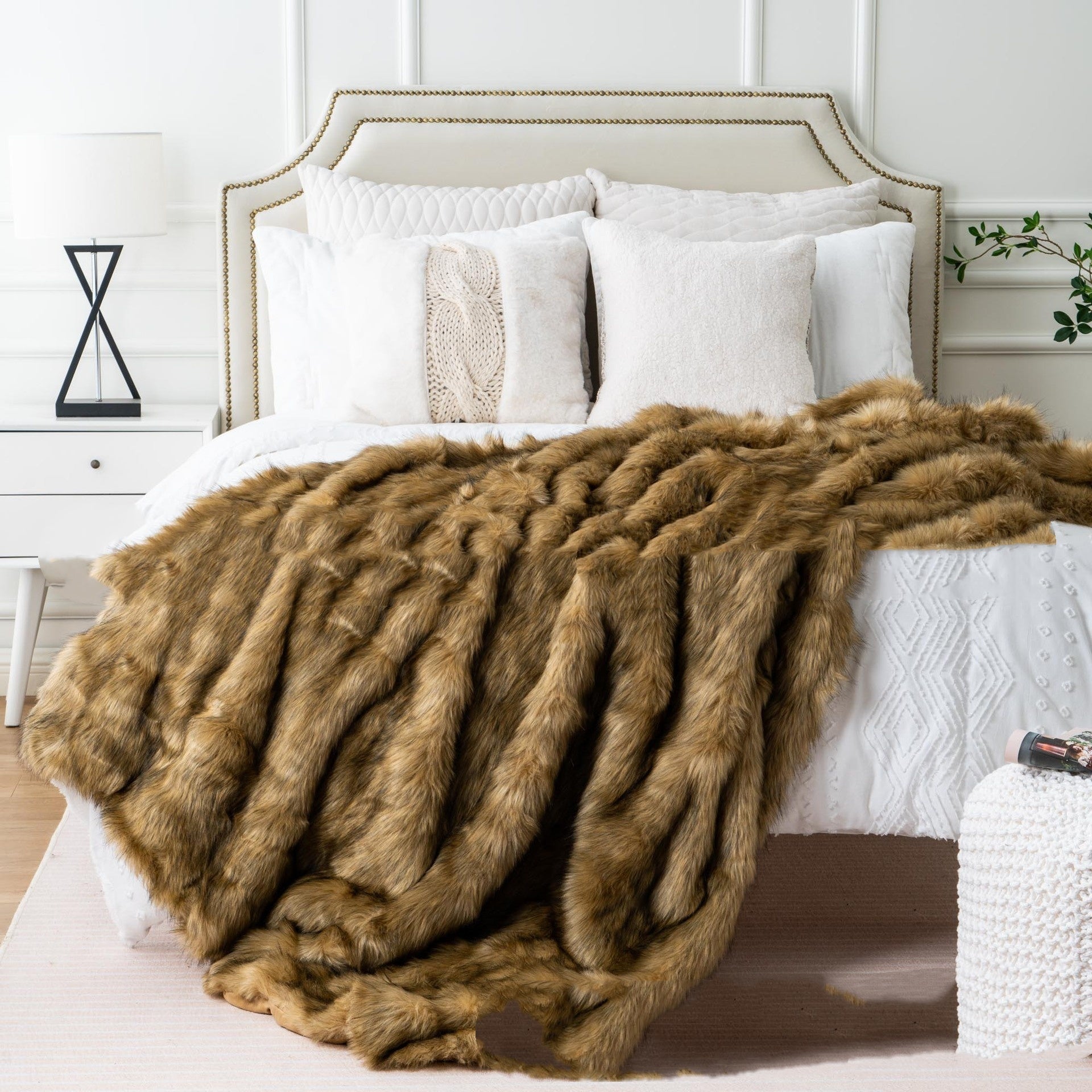 HKM-093651 Portable Velvet Blanket in European Style - Various Sizes and Colors Available