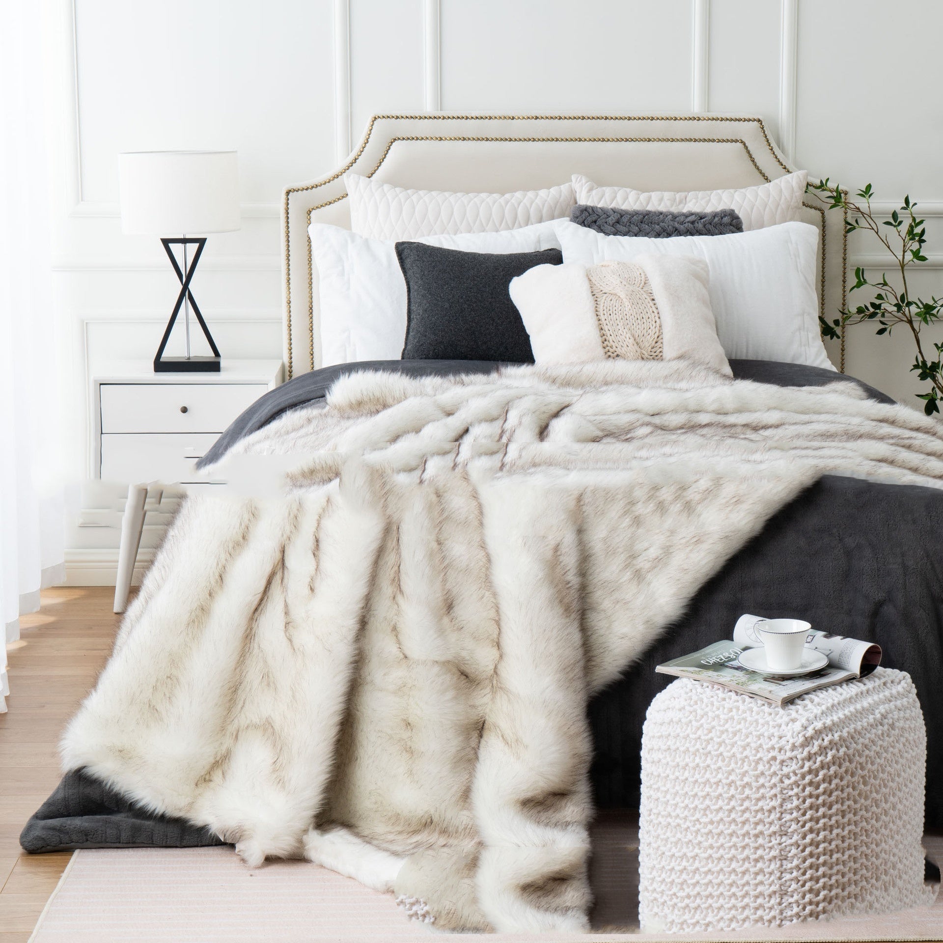 HKM-093651 Portable Velvet Blanket in European Style - Various Sizes and Colors Available