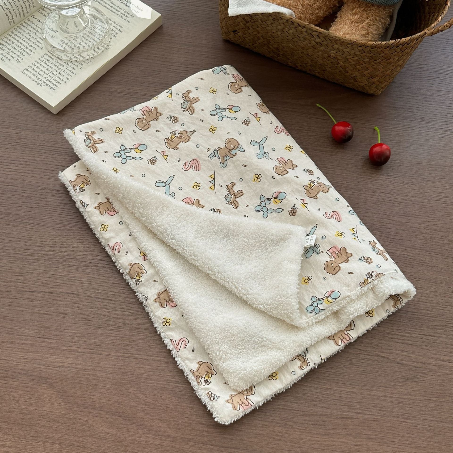 HKM-096083 Skin-Friendly Cloth Cat Pet Bed with Pillow and Quilt Options