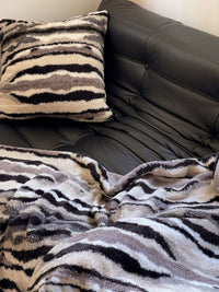 HKM-099411 Tie-Dyed Zebra Stripes Nap Blanket - Black and Beige, Modern Polyester Fiber, 150x200 cm & 100x150 cm Options