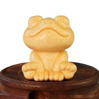 HKM-110547 Smiling Frog Bamboo Carving Ornament - Cute 5cm Décor for Gifts and Collectibles