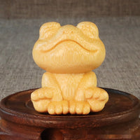 HKM-110547 Smiling Frog Bamboo Carving Ornament - Cute 5cm Décor for Gifts and Collectibles